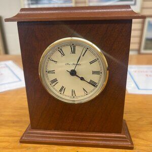 Vintage New Hampshire Company Cherry Wood Battery Desk Clock